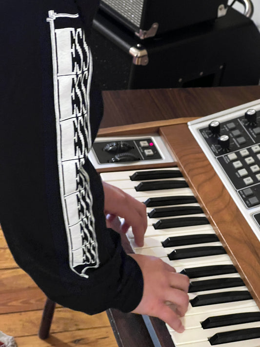 ESS Long-Sleeve T-shirt